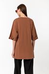 Kadın Kahverengi %100 Pamuk Yırtmaçlı Oversize T-Shirt - Ekstra Bol Kalıp Tişört